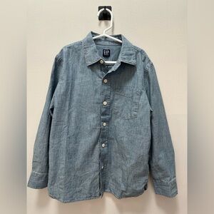 GAP- kids Chambray button up shirt. Size medium
